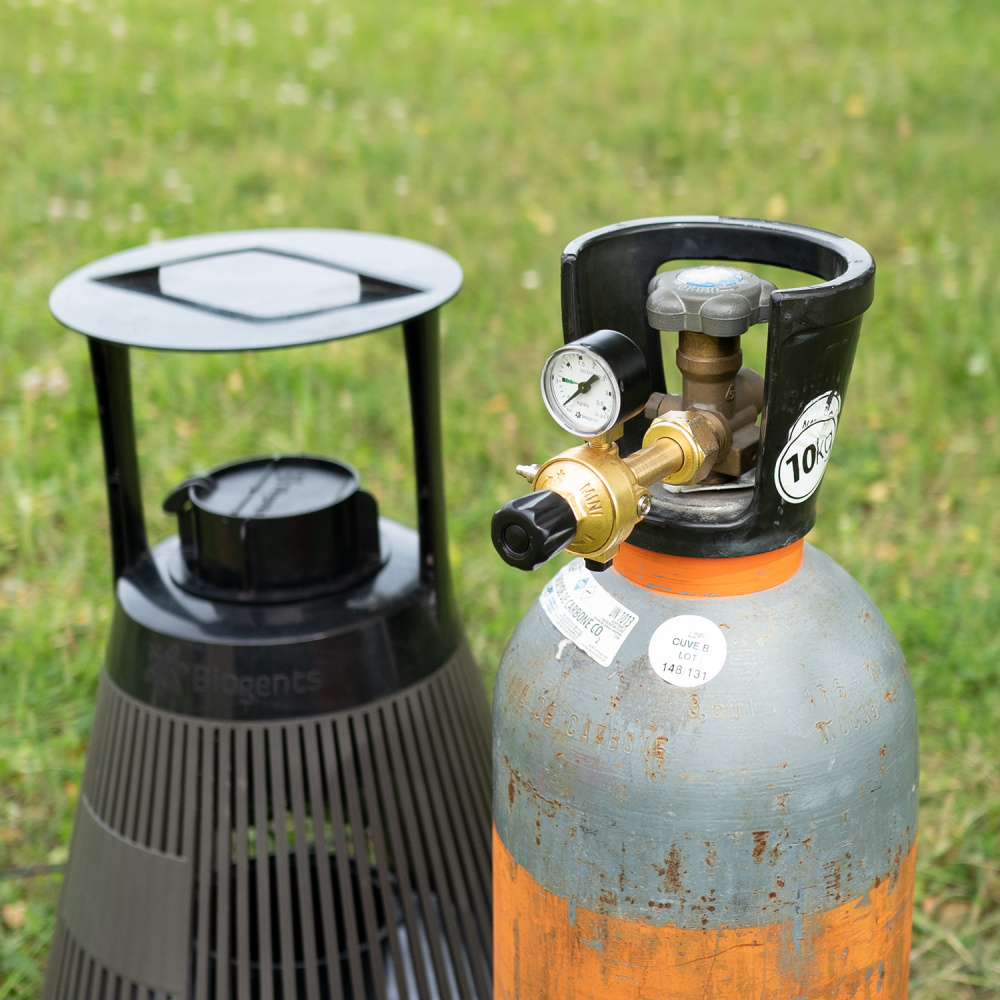 Mise en situation du kit de CO2 Biogents pour pièges à moustiques Bg-Protector