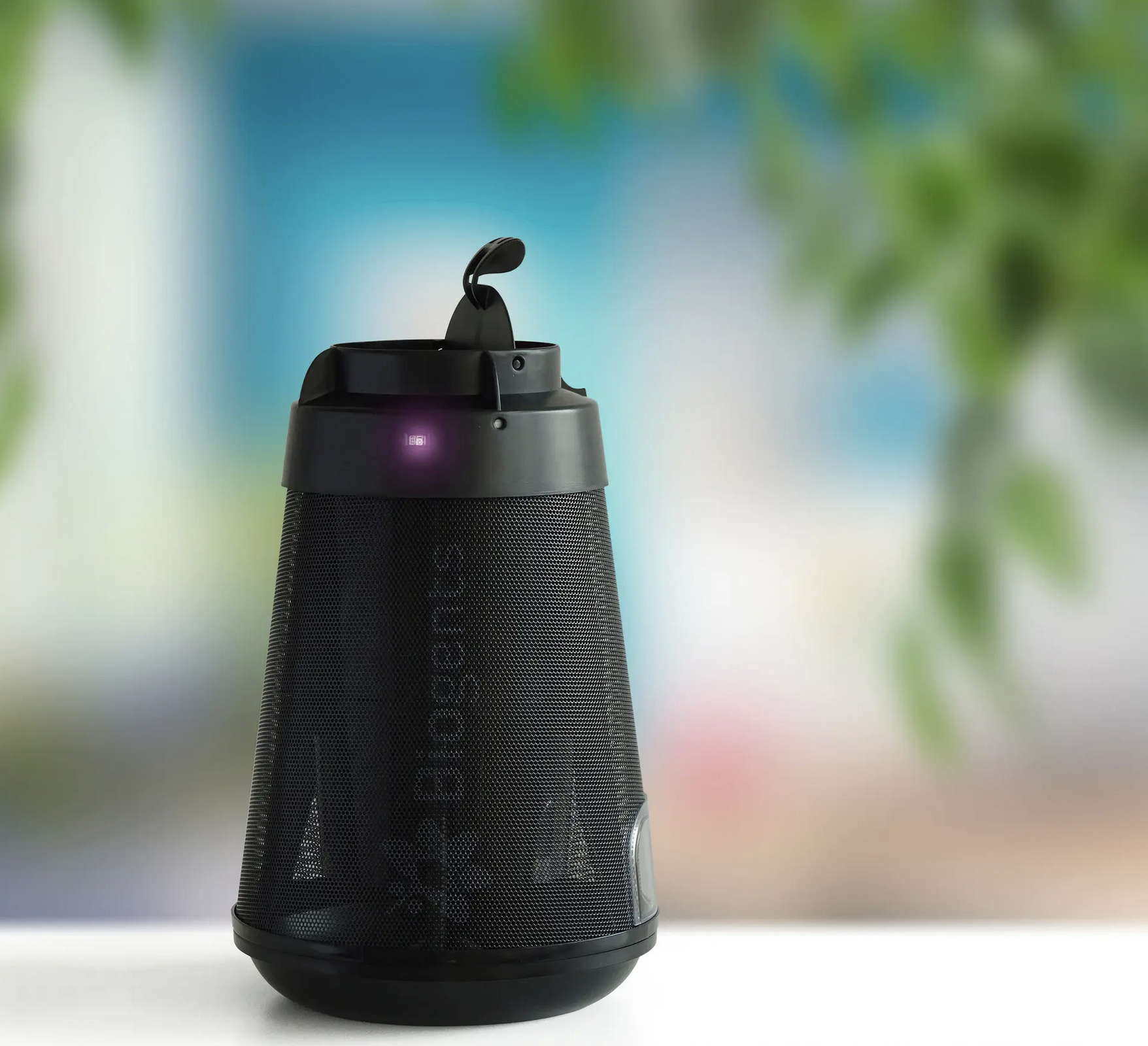 lumière led du piège à moustique bg-home biogents qui attire les autres espèces d'insectes